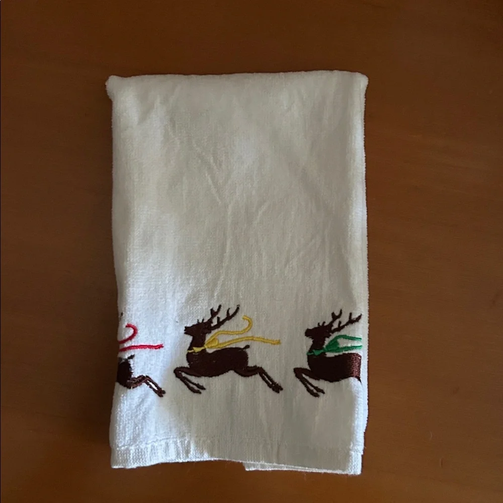 Festive Reindeer Finger Tip Towel